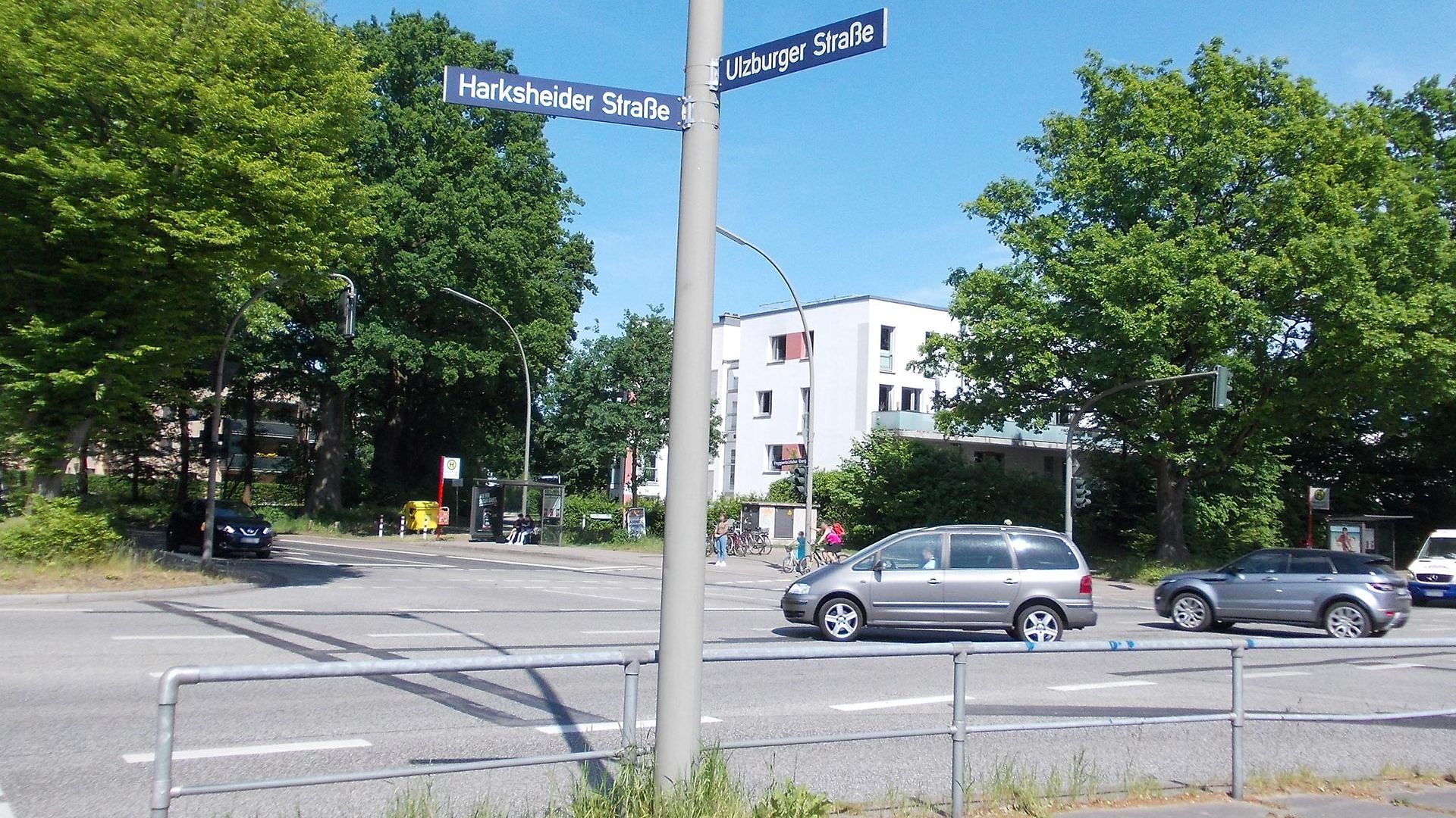 Straßenkreuzung Ulzburger Straße - Harksheider Straße